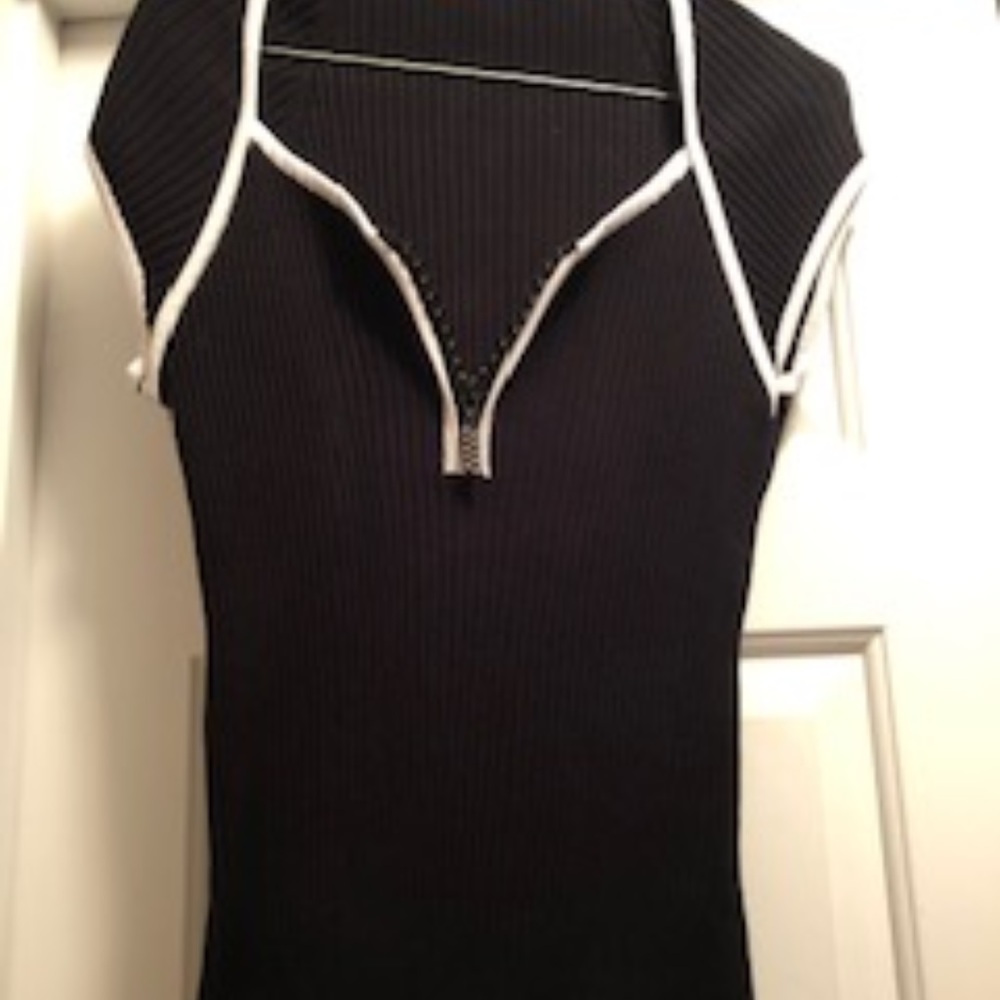 Black short sleeve sweater top
